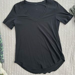 Lululemon v neck